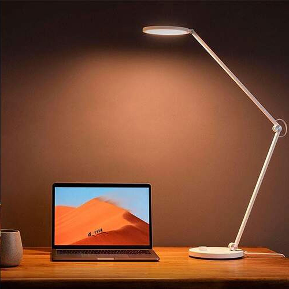 Jas až 700 lumenů a profesionální ochrana očí Mi Smart LED Desk Lamp Pro EU